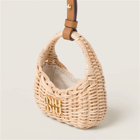 Natural Wicker Trick 